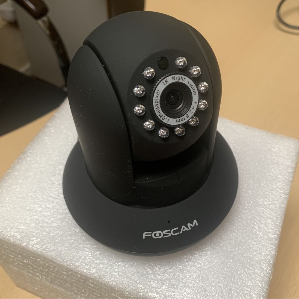 IP Wi-Fi камера Foscam FI9821W