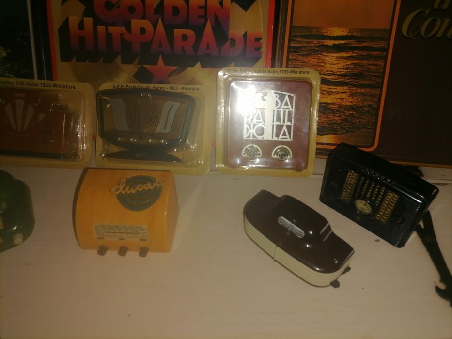 Radio minitura por 9 € cada