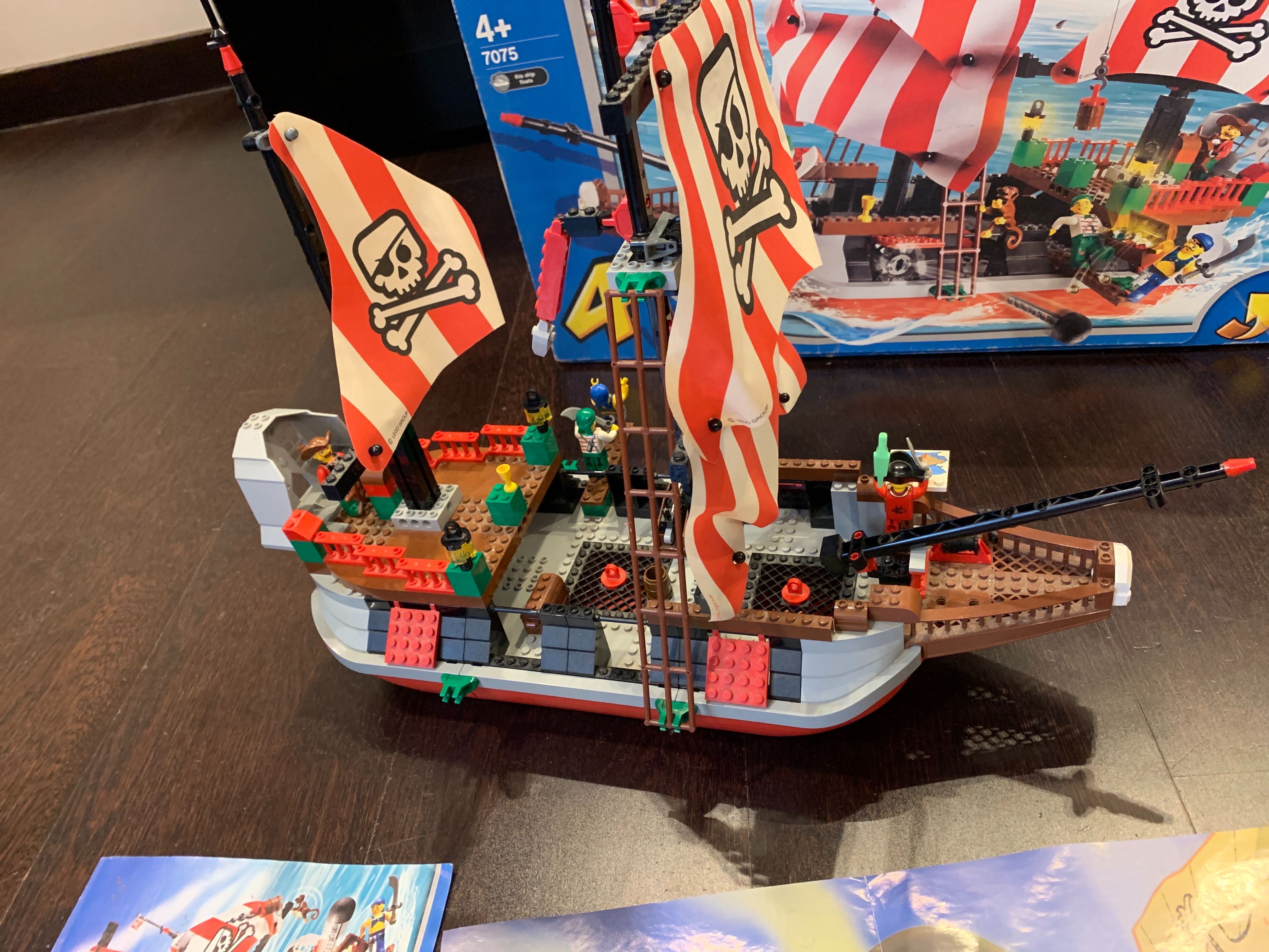 LEGO® 7075 Pirates - Statek piracki Kapitana Czerwonobrodego