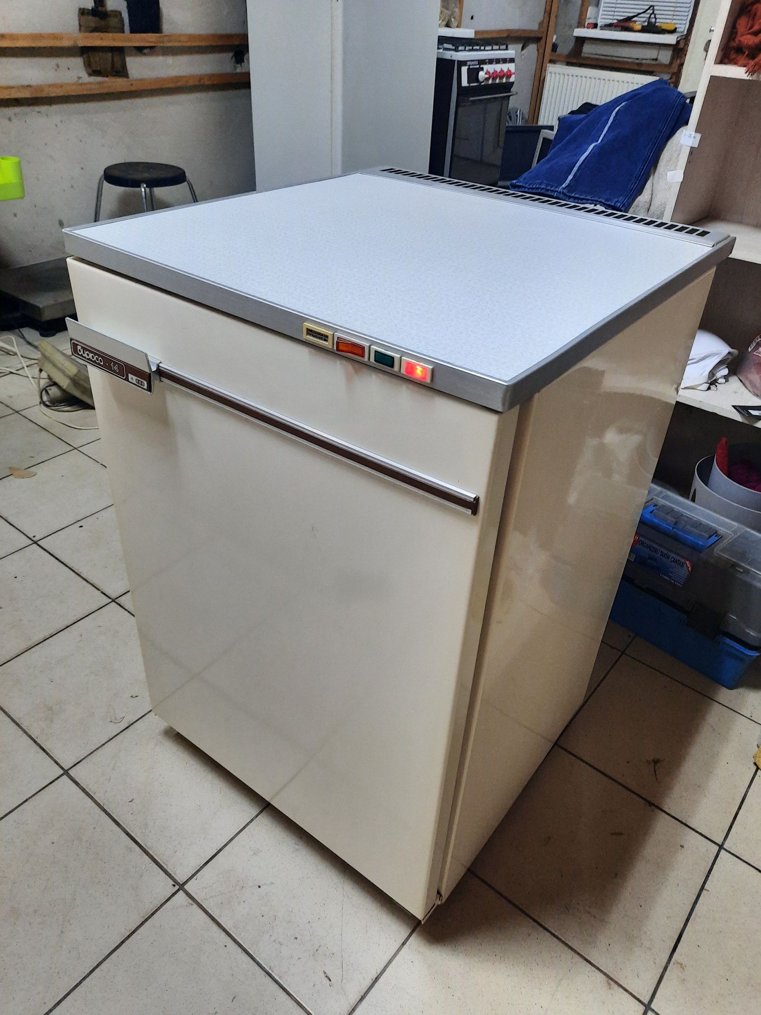 Продам морозильну камеру