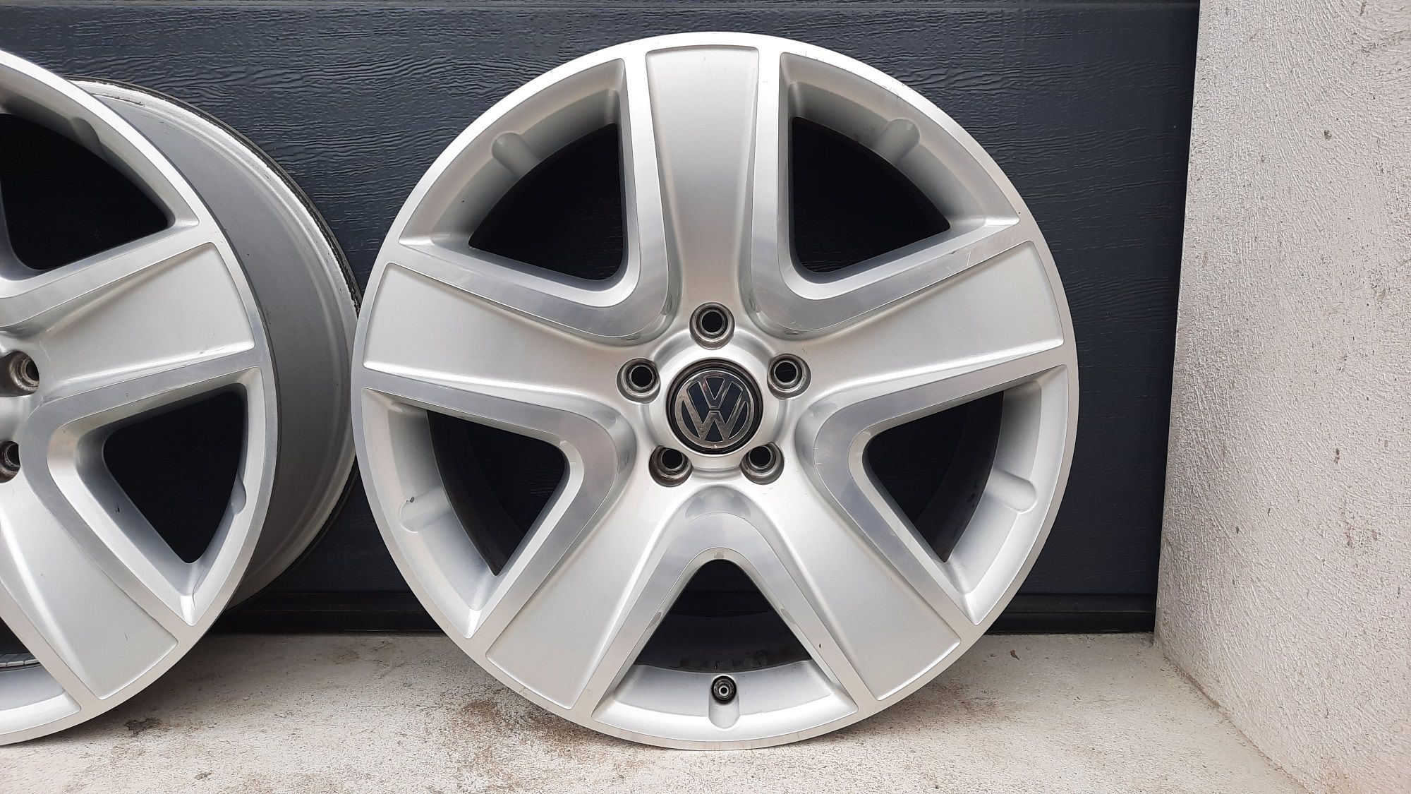 4x Alufelgi 18" VW Tiguan Passat Sharan Touareg