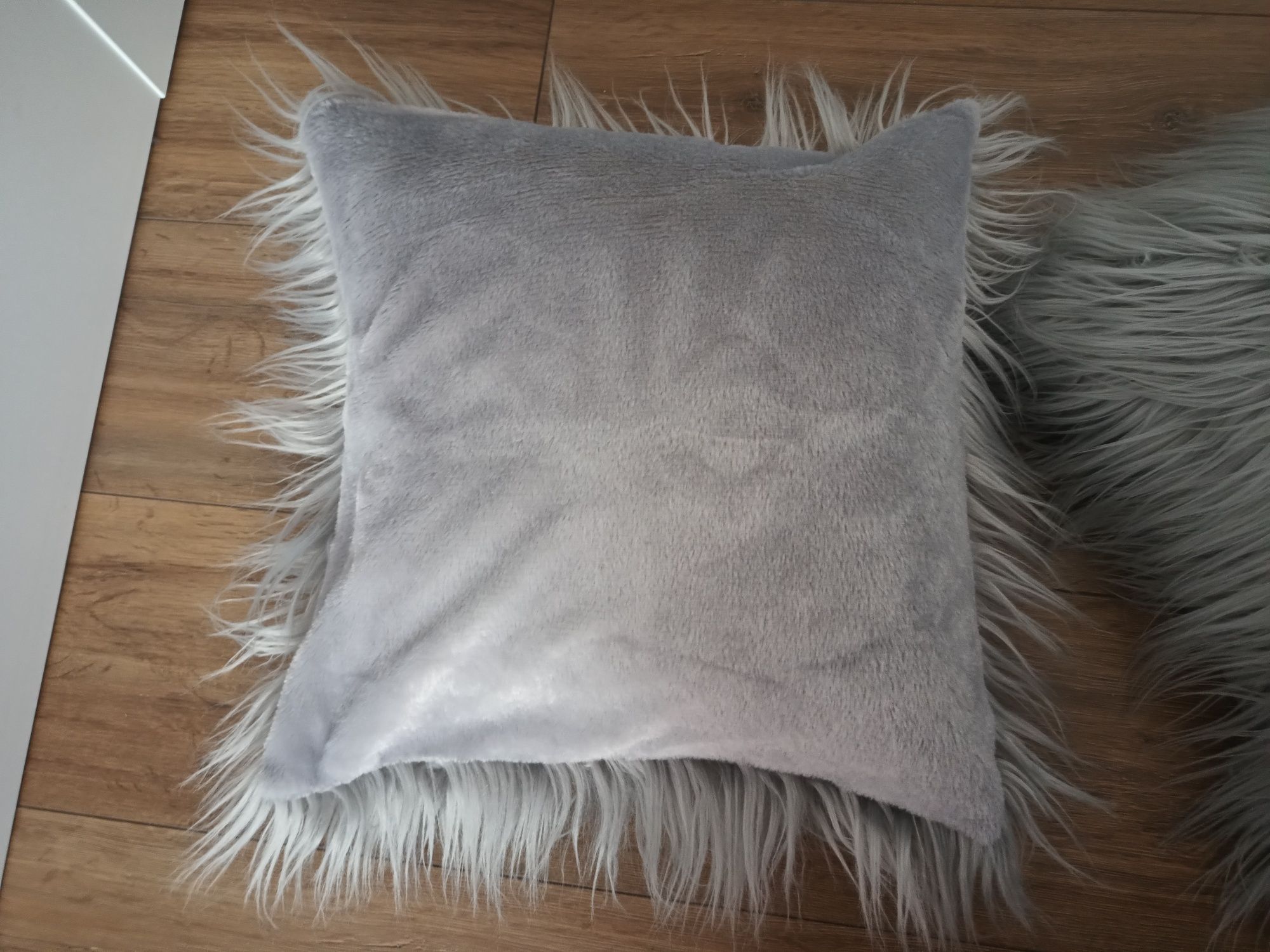 Poduszka poduszki dekoracyjne długie włosie siwy