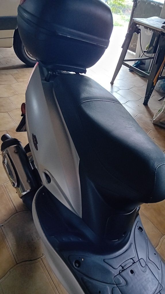 Scooter Kimco vitality .50cc. 2tempos.2004 .com documentos.