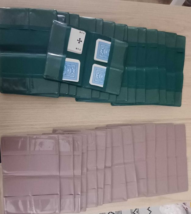 Etui na karty do brydża