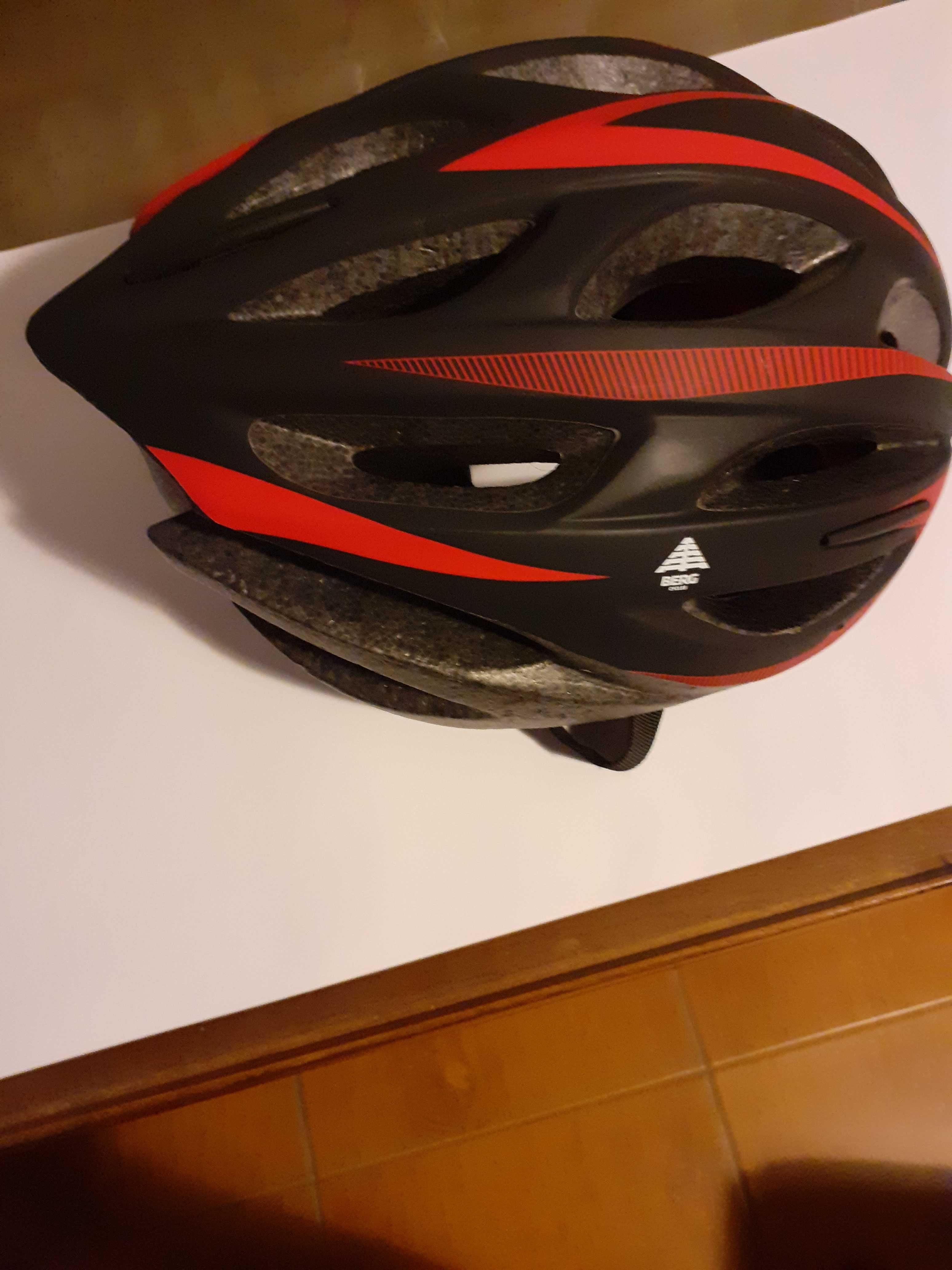 Vendo capacete de ciclismo nunca usado.