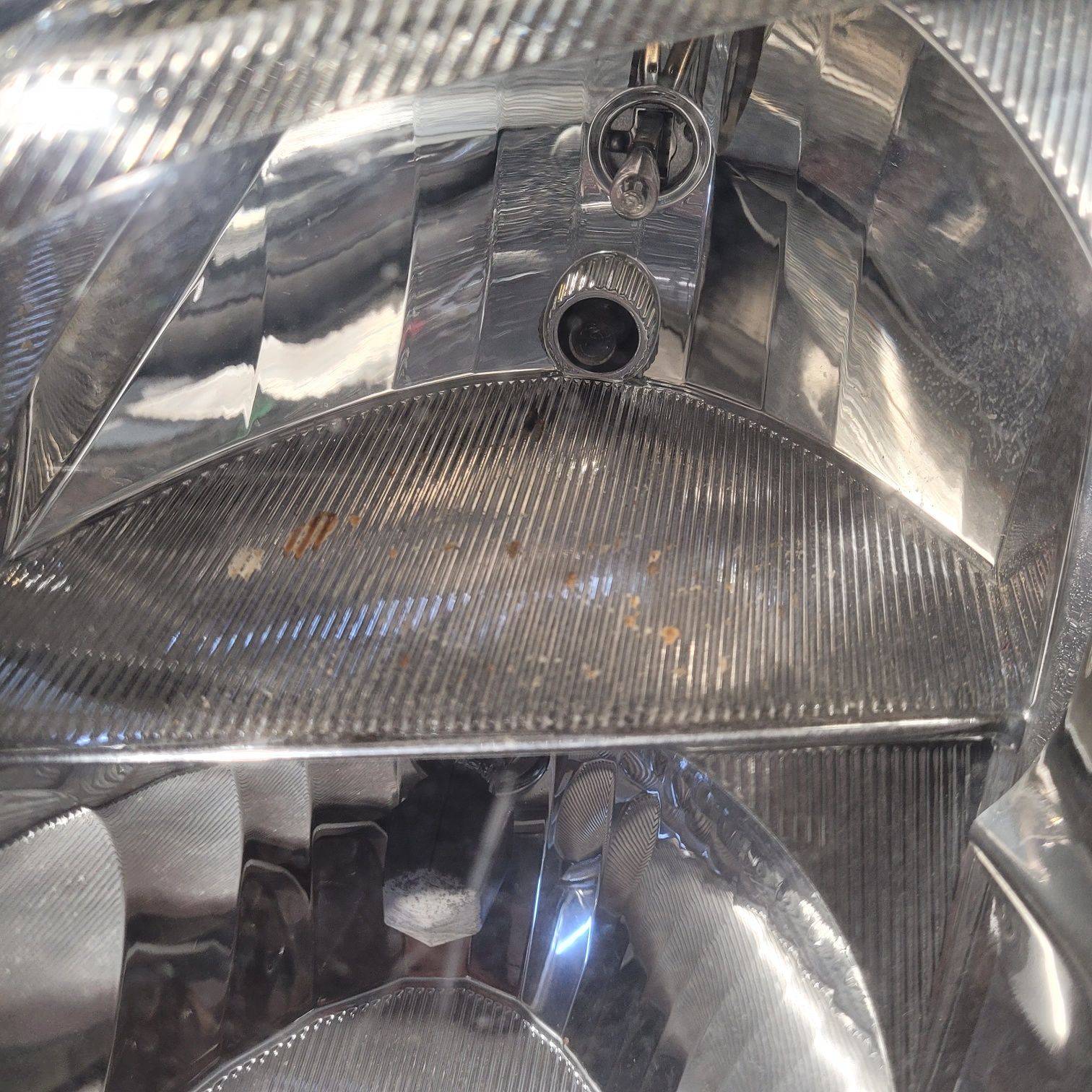 Lampa przód lewa opel Meriva A 2005r VALEO