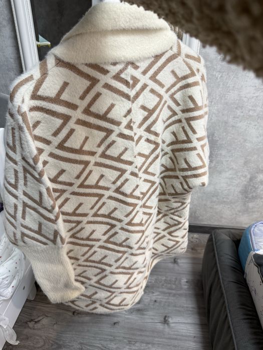 Накидка тепла розмір М/Л як Нова