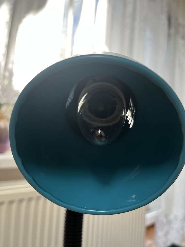 Lampka biurkowa z organizerem na dlugopisy + długopis biurkowy!
