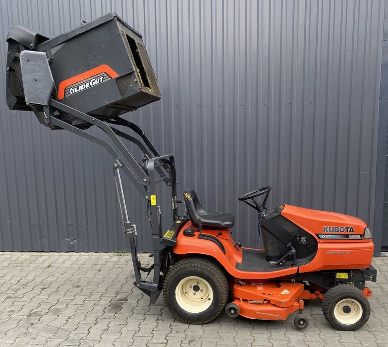 Traktorek ogrodowy Kubota G21, górny wysyp