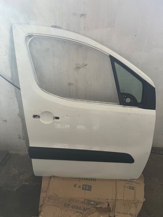 Berlingo partner drzwi przednie prawe