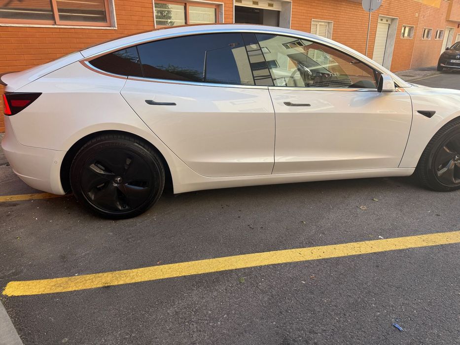 Tesla Model 3 Standard Range Plus RWD