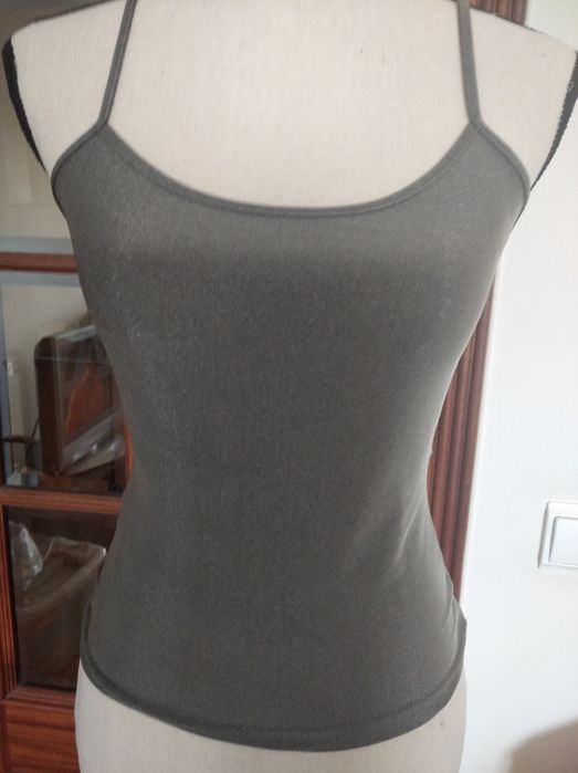 Top de alças da Bershka  tamanho M