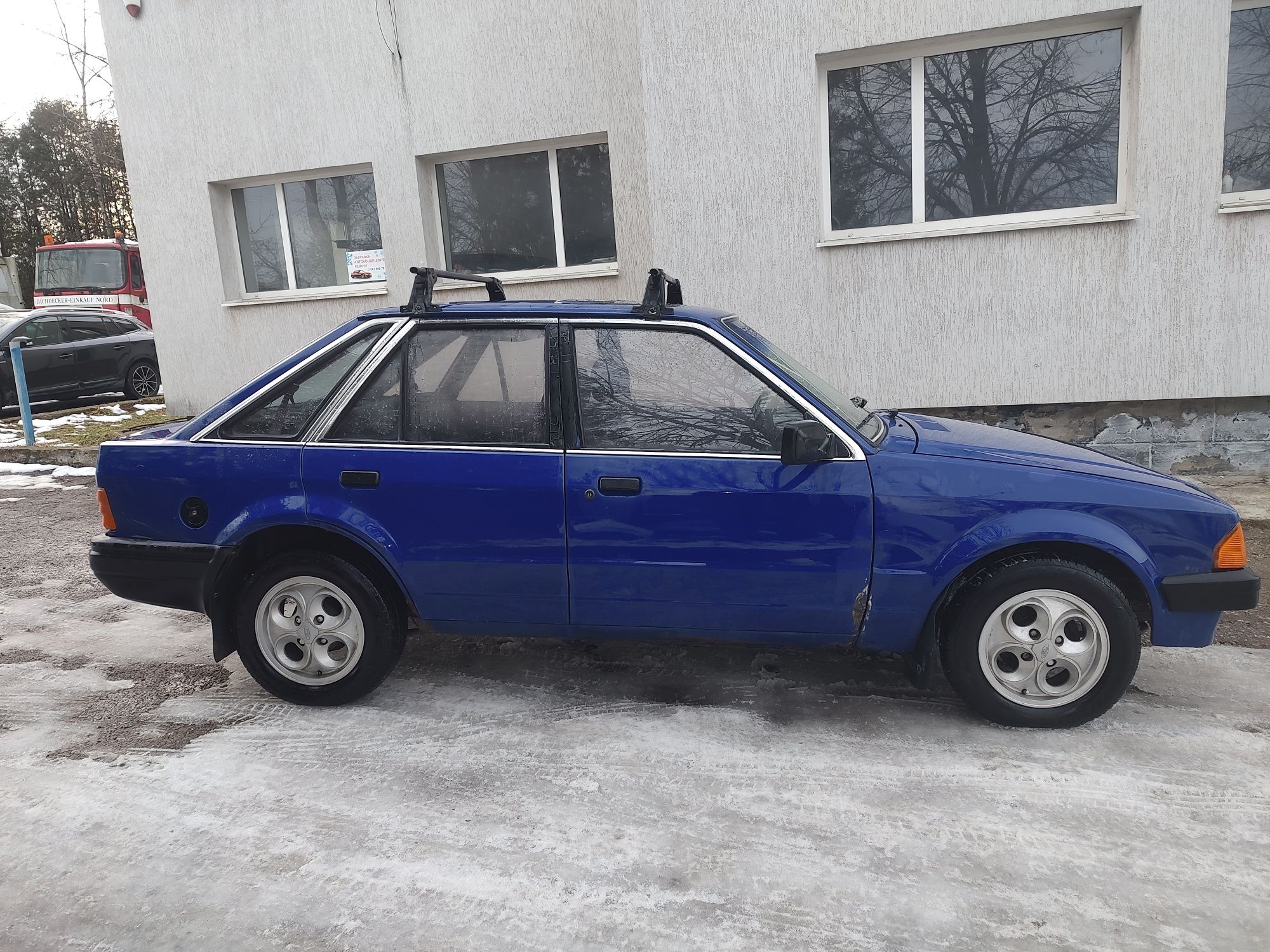 Ford escort 1,1 хороший стан один власник 20 років диски з XR