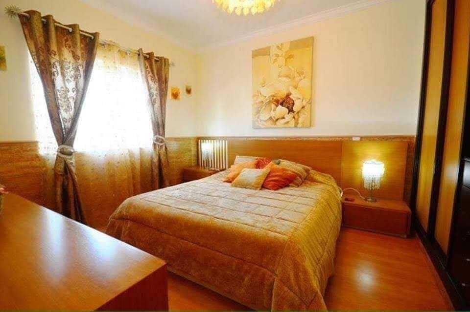 Moradia com piscina privada, 7 min. a pé da praia Armação de Pêra