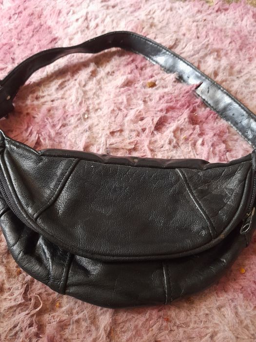 Сумка- бананка шкіряна