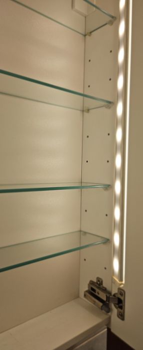 Szafka z oświetleniem IKEA