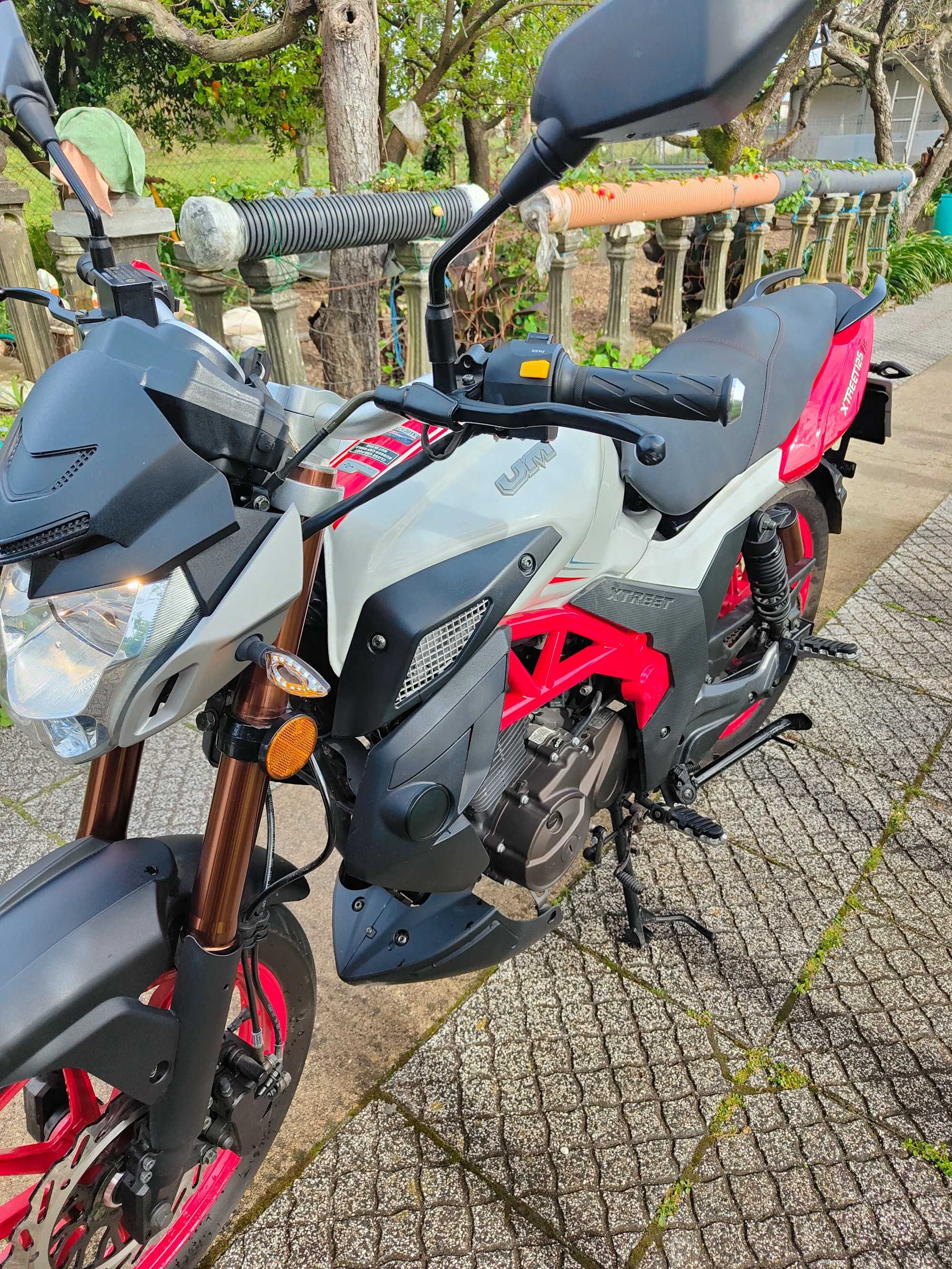 Mota UM Xstreet 125