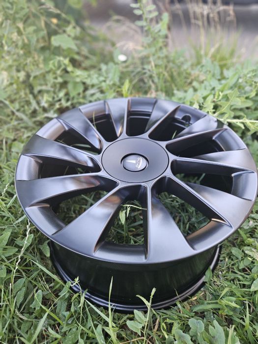 Диски R20 5x114.3 ET45 9.5J DIA64.1 Tesla Model Y Satin Black