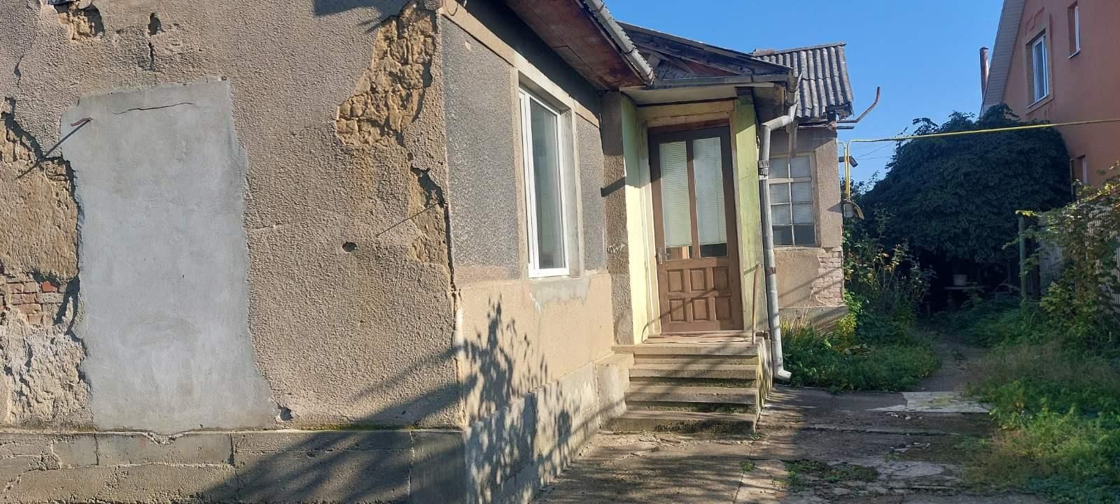 Будинок з великою ділянкою в затишному місці м. Ужгород