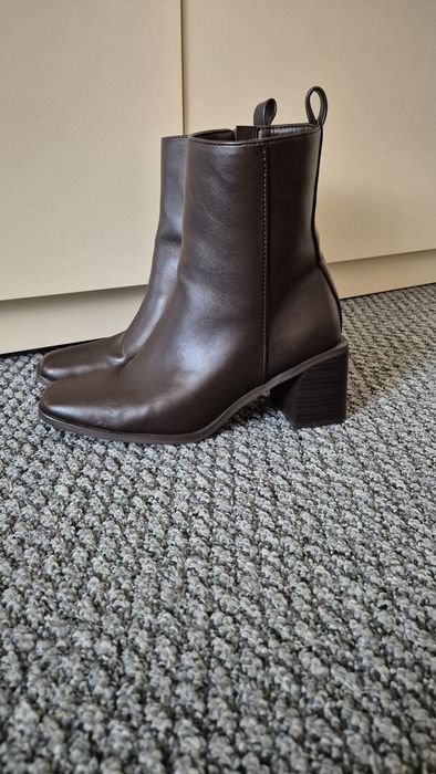 Чудові ботільйони в трендовому кольорі