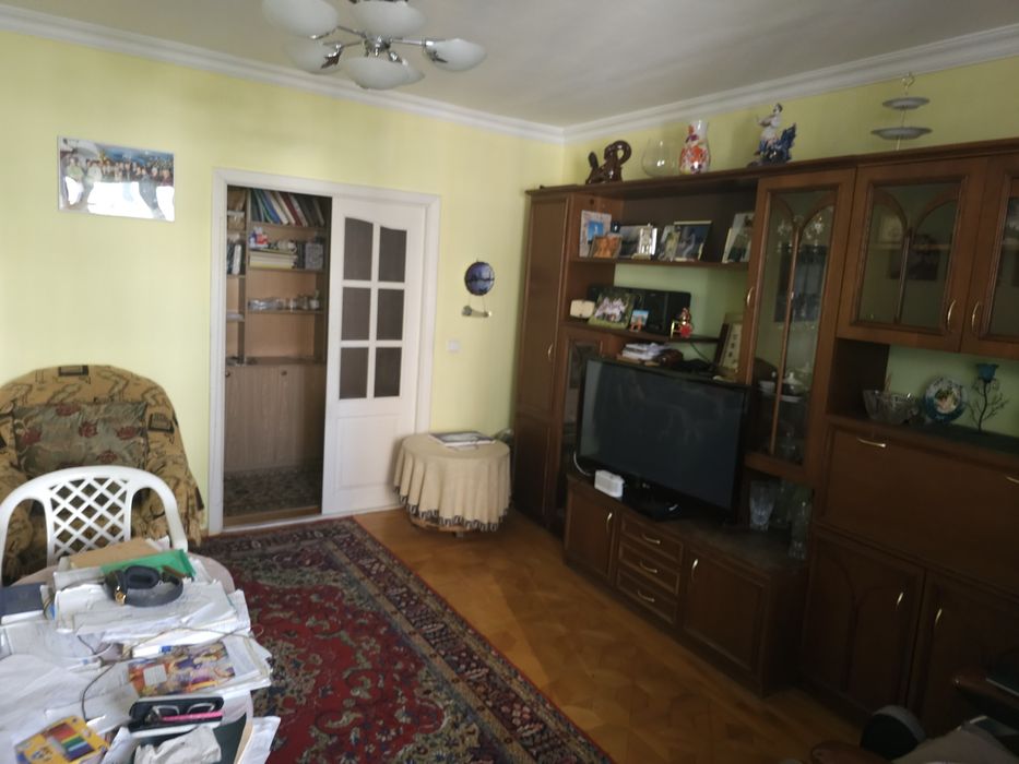 м.Палац Україна.Предславинська 26а.4-х.кімнатна 85м2.