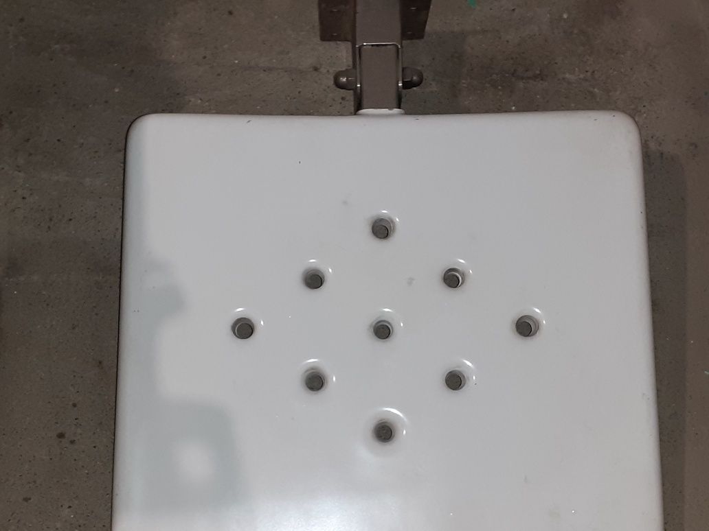 Krzeselko pod  prysznic  dla niepełnosprawnych