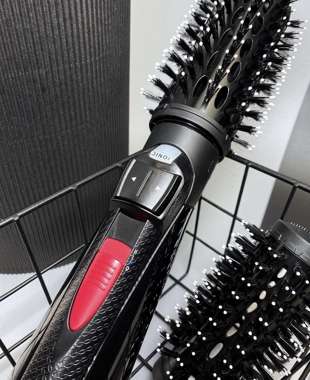 Продам фен-щітки Babyliss Pro BAB2770E Rotating