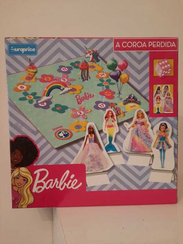 Barbies, cavalos, jogos e acessórios