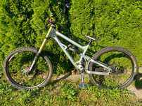Banshee Darkside Downhill DH 27.5 demo session