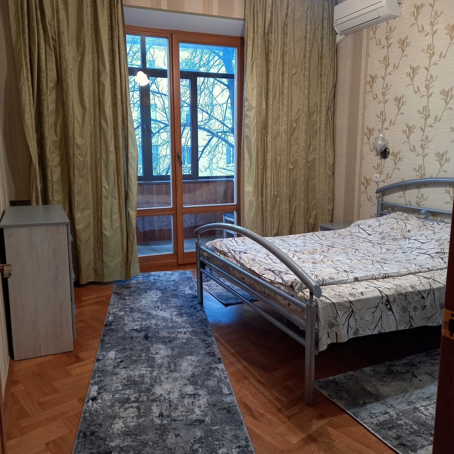 двокімнатна сталінка, пл.  Льва Толстого, Бессарабка, вул.  Ш Руставелі