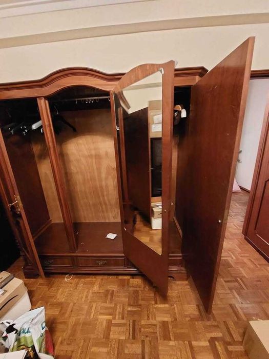 Roupeiro antigo de  MADEIRA