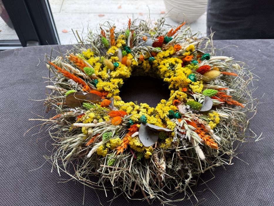 Wianek na drzwi lub stół