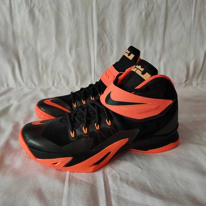 кросівки баскетбольні Nike Lebron Zoom Soldier 8 (р. 44.5)