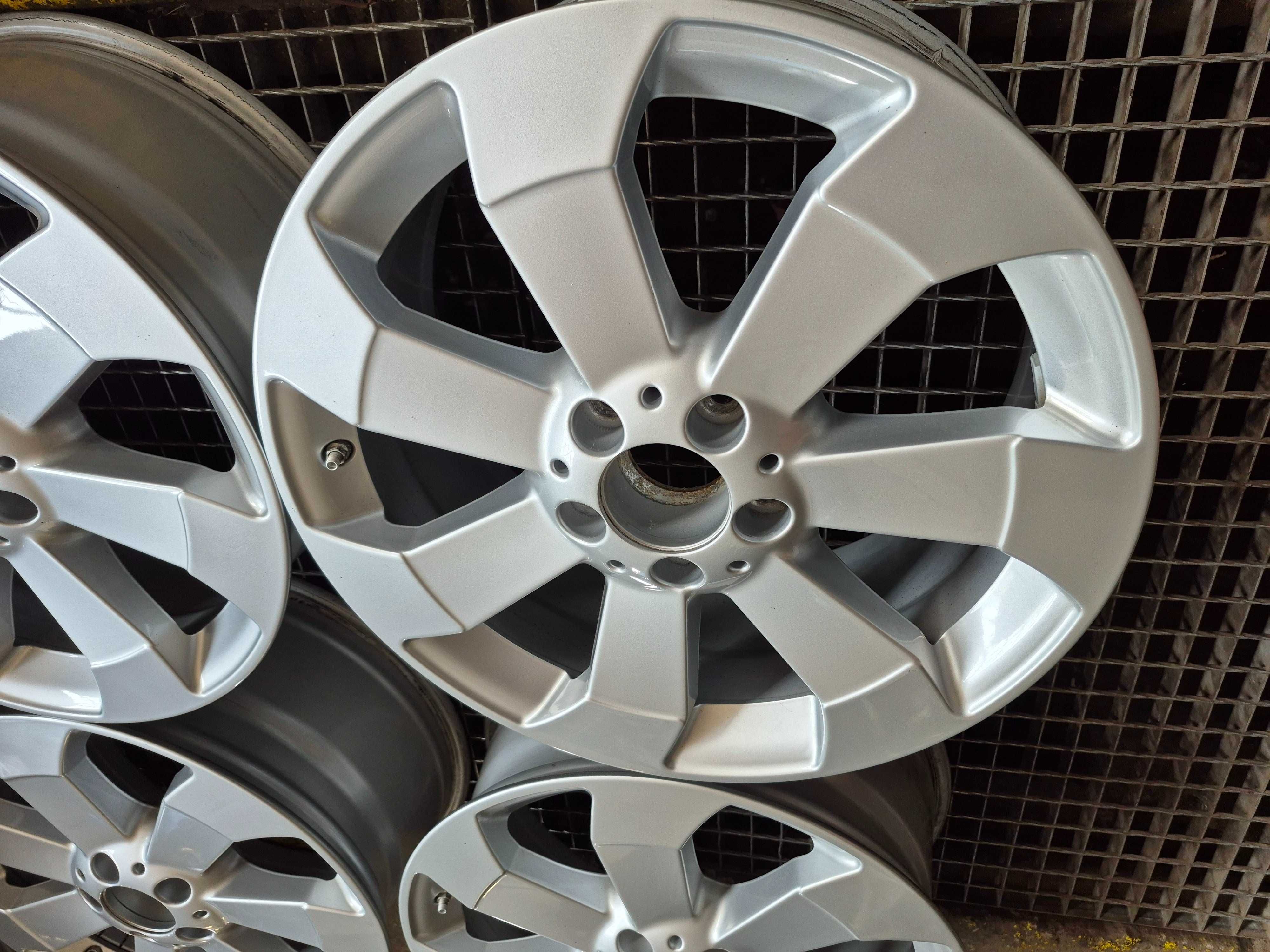 4xALU FELGI MERCEDES ML 8JX18H2 ET 56,5 Czujniki.   Jak Nowe.