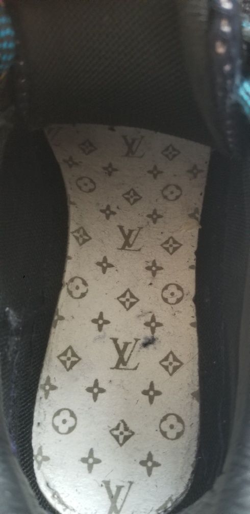 Крассовки Louis Vuitton