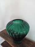Jarra verde vidro talhado