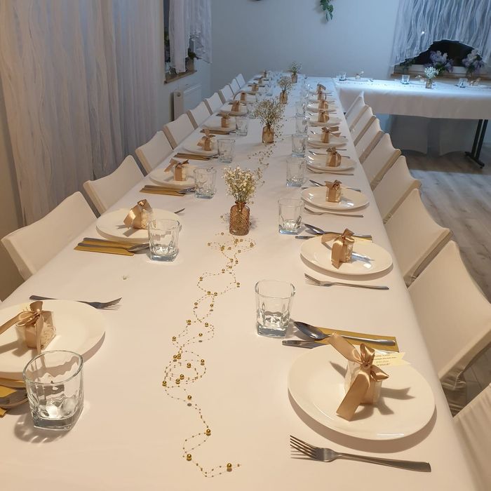 Krzesła stoły wynajem komunia urodziny namiot zastawa stołowa