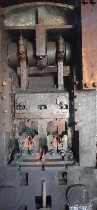 prasa mechaniczna o nacisku 300 t