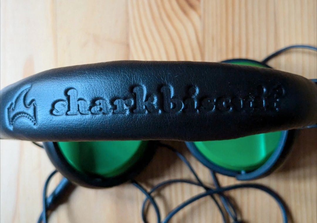 Headphones Sharkbiscuit