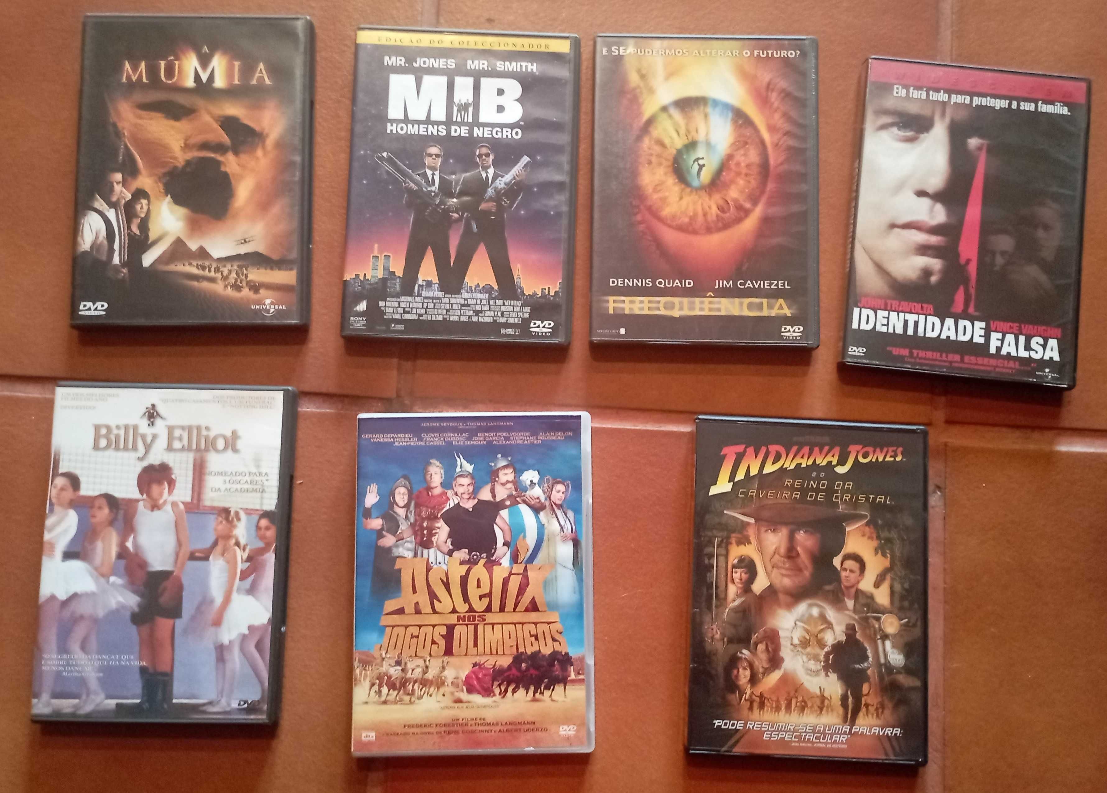 DVDs na compra de 4 ofereço 1 ou os portes de envio