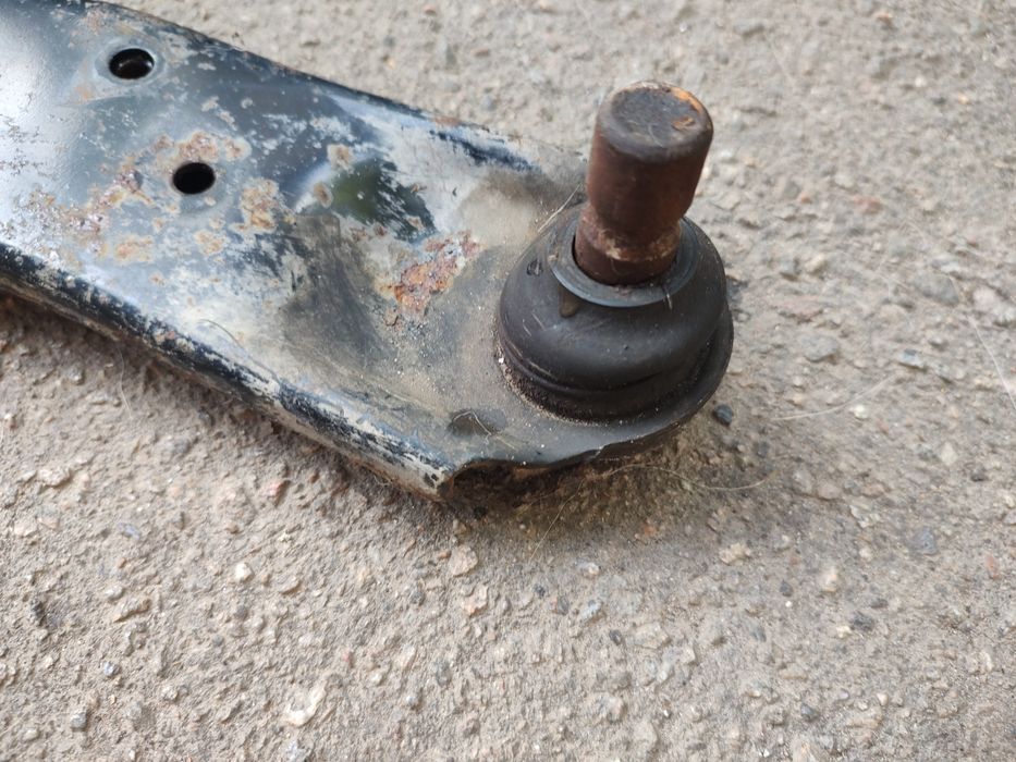 Продам педні ричаги оригінальні на Mazda 3 2004-2008 ціна за 1 штуку