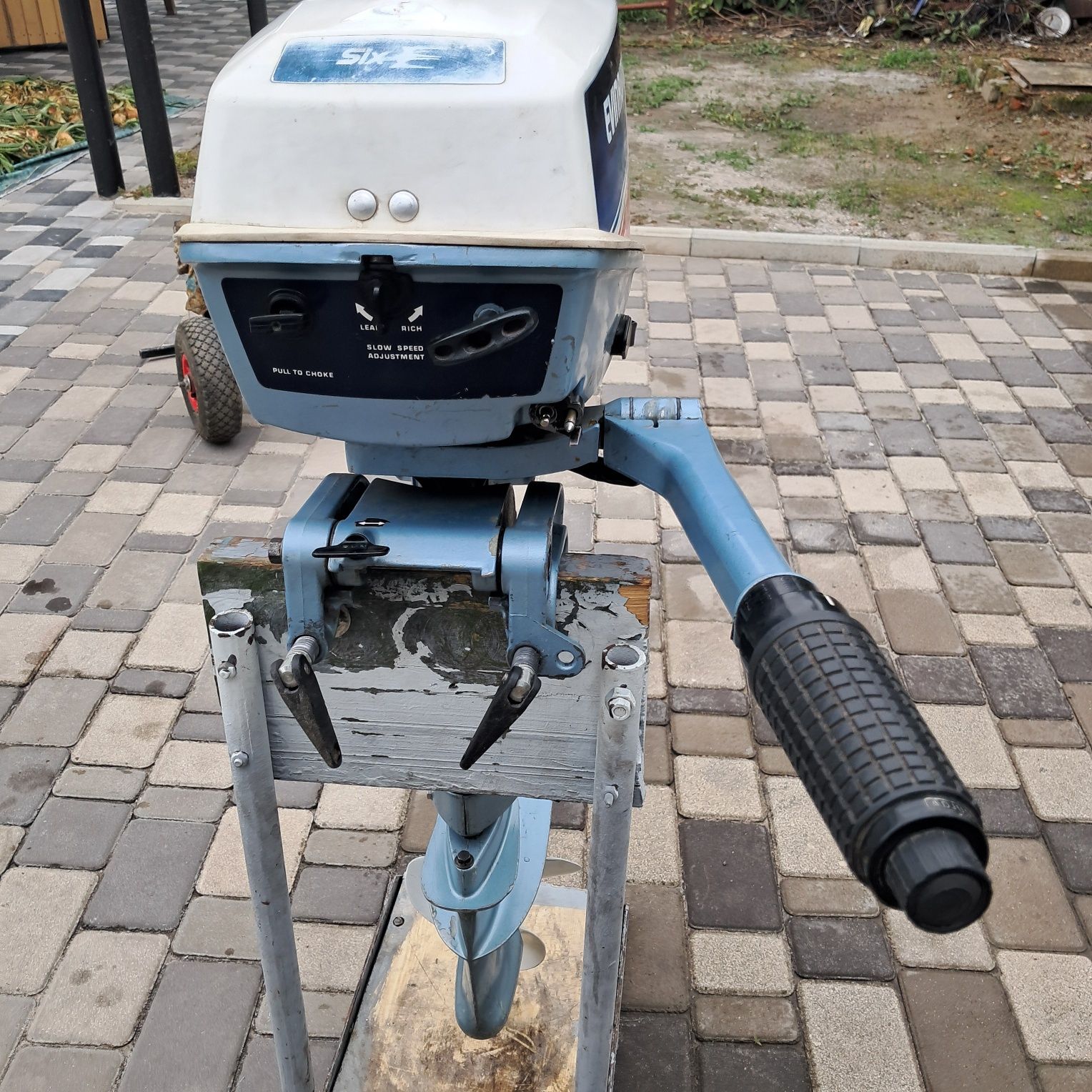 Лодочный мотор Evinrude 6-8 в отличном состоянии