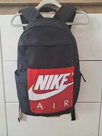 Sprzedam plecak NIKE