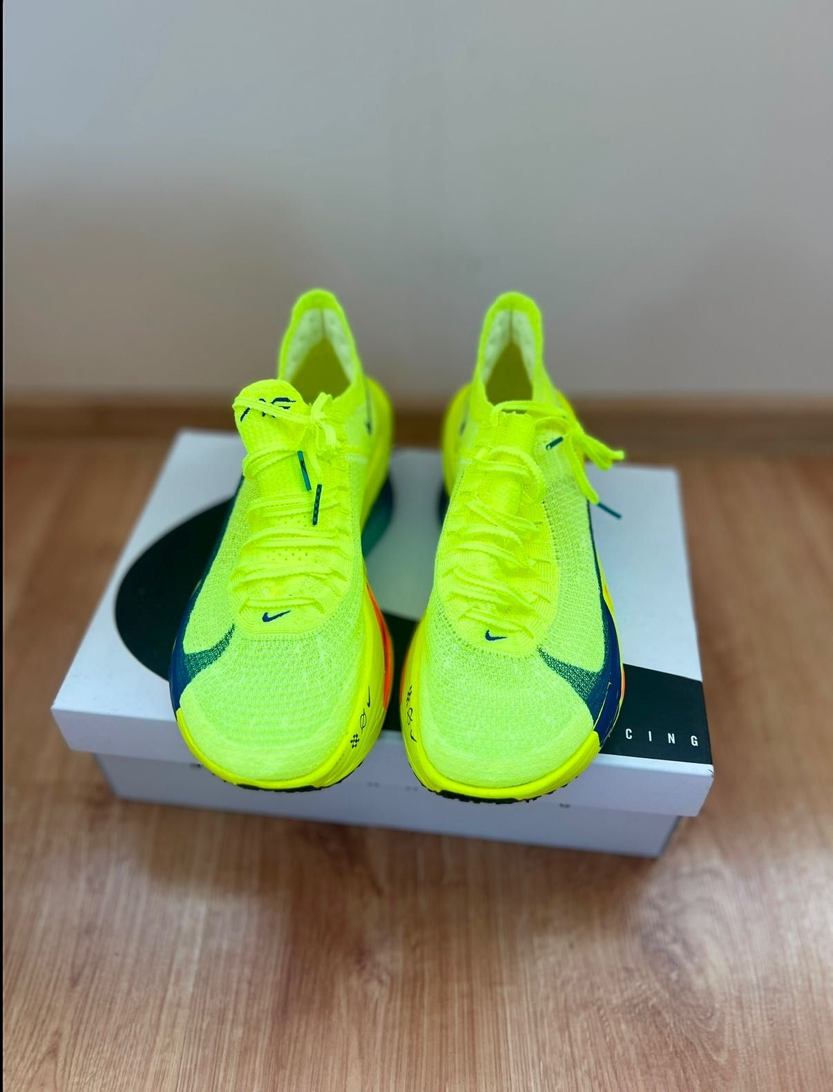 Dowód zakupu / Nowe - Buty do biegania Nika Alphafly 3 r. 43