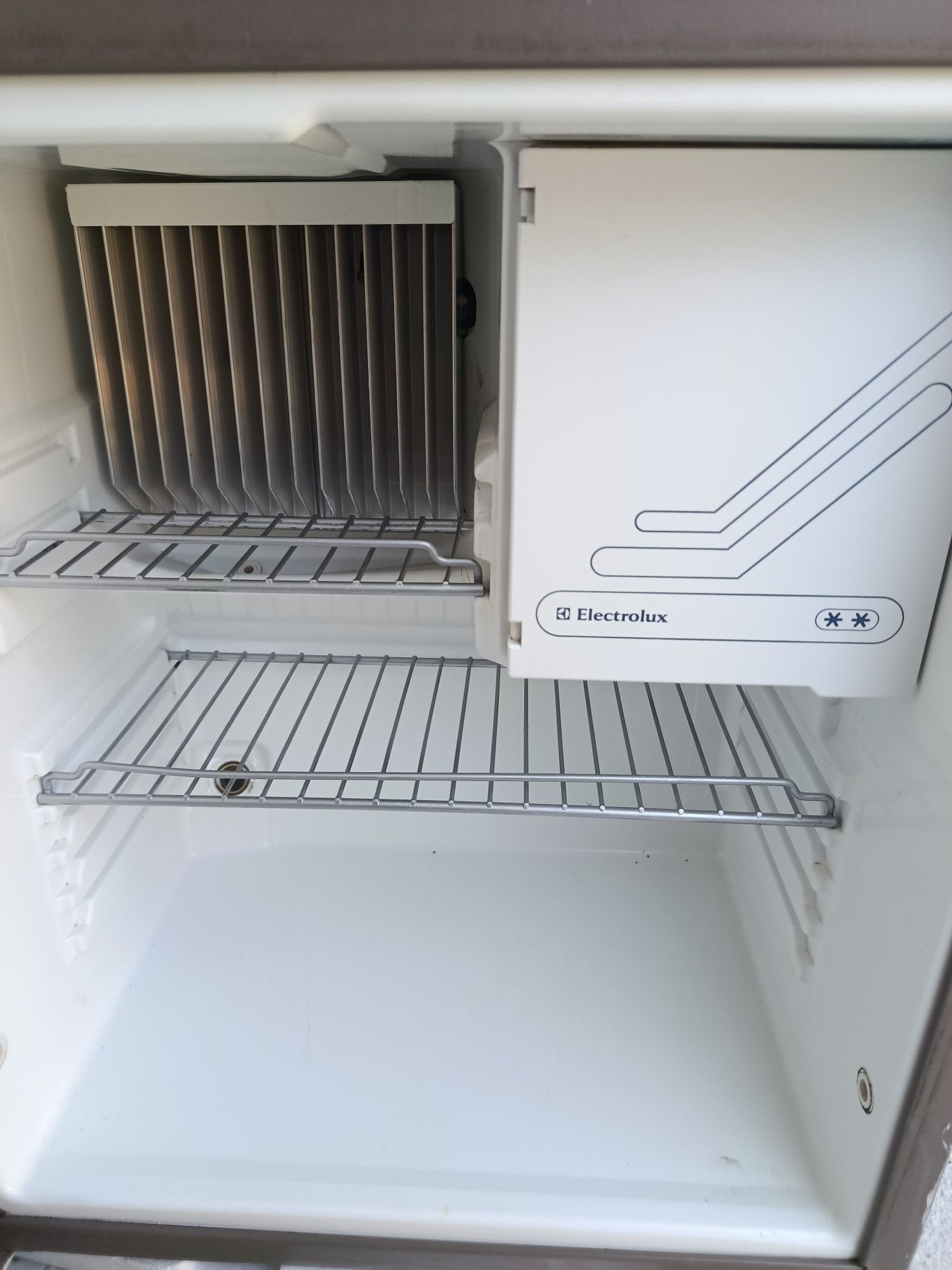 Frigorífico trivalente Electrolux para caravana