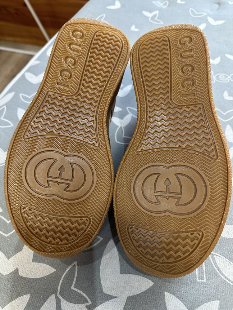 Buty Gucci.Rozmiar 36.Kolor brązowy.