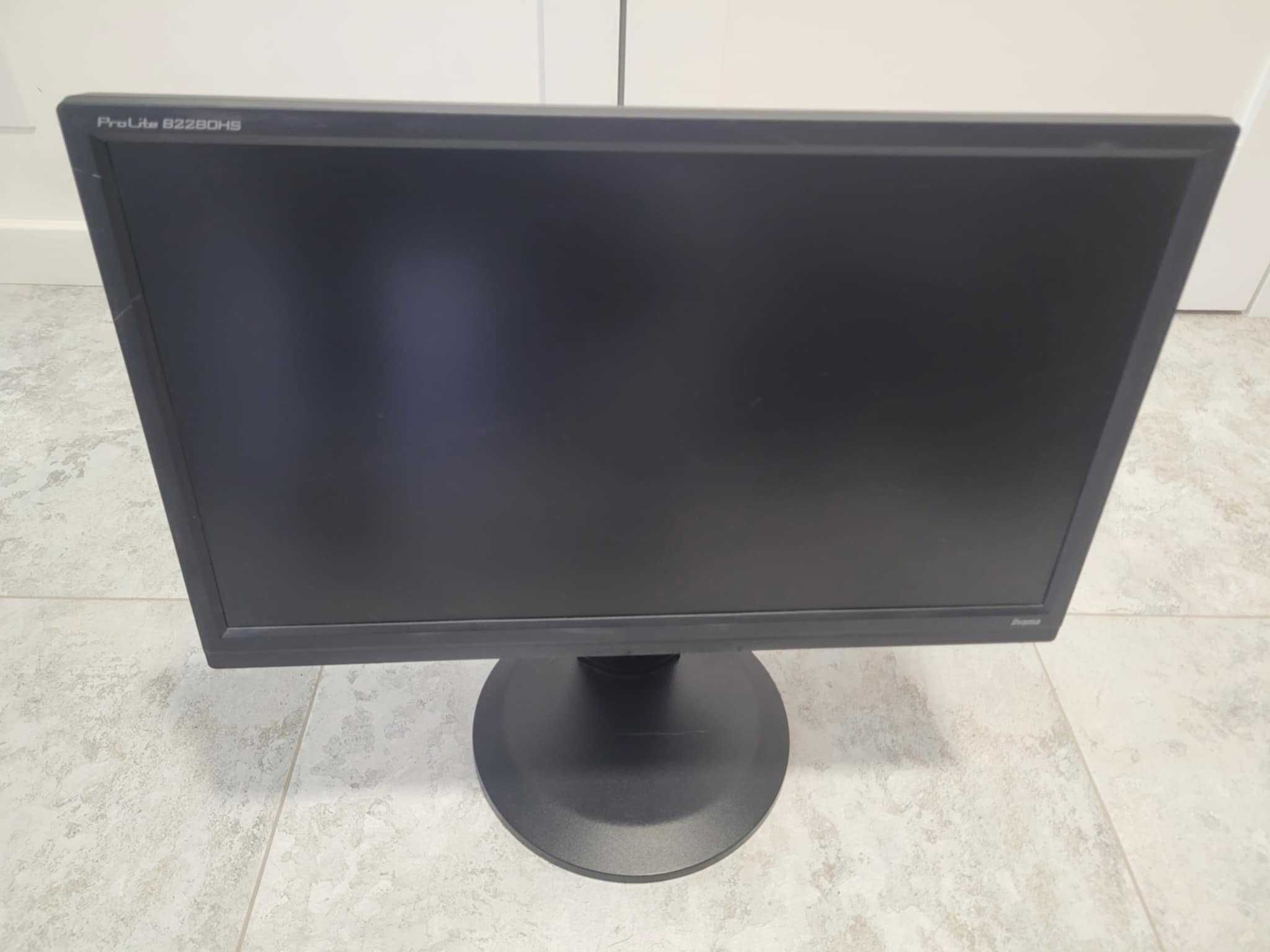 Komputer stacjonarny do gier + monitor iiyama 22" + klawiatura Razer
