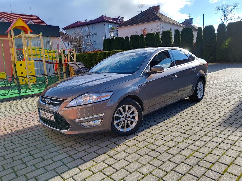 Продам Ford Mondeo 2.0 коробка автомат. Официальный