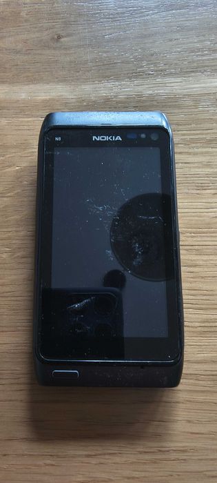 Klasyk , biały kruk  -  Nokia N8 , wyjście miniHDMI, ekran Amoled,