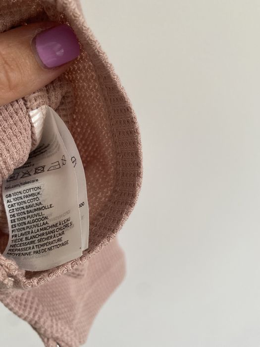 Pajac rampers kombinezon h&m 62 pudrowy róż struktura waflowa